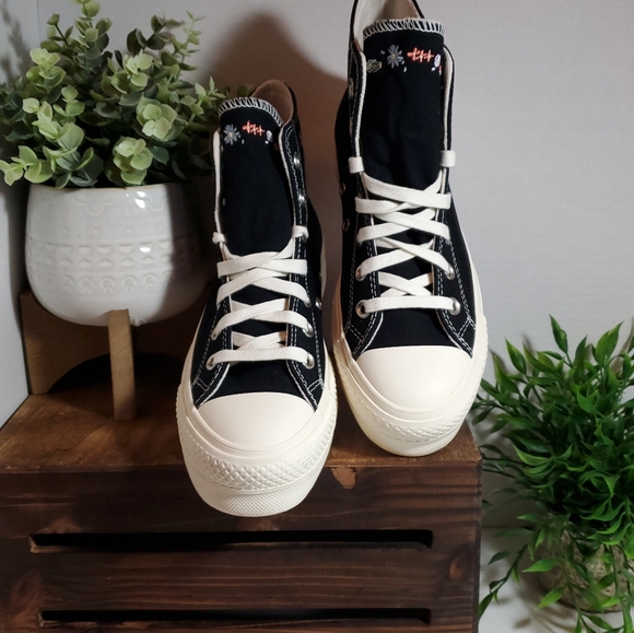 Converse CTAS Lift  Hi Platform Embroidered Floral Women's Sz: A01592C - Picture 11 of 15